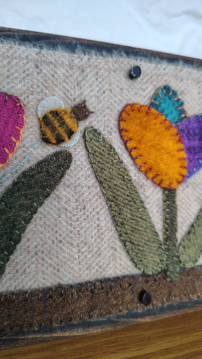 Busy Bees Board Runner Paper Pattern