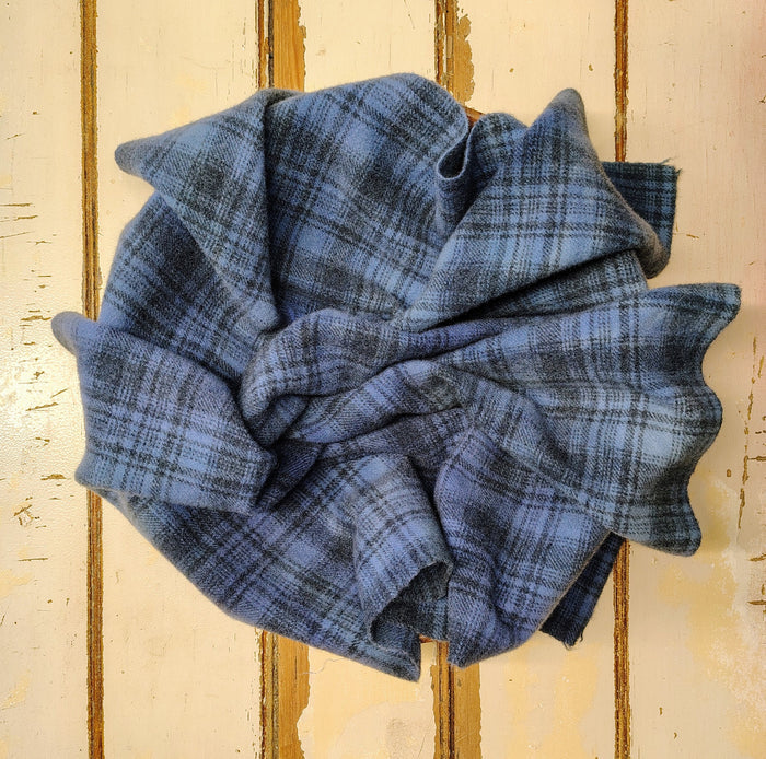 COLONIAL BLUE Hand Dyed Plaid Wool (Medium)