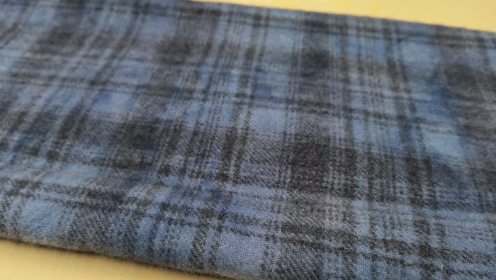 COLONIAL BLUE Hand Dyed Plaid Wool (Medium)