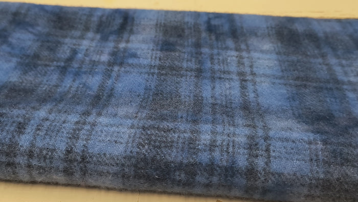 CORNFLOWER Hand Dyed Plaid Wool (Medium)