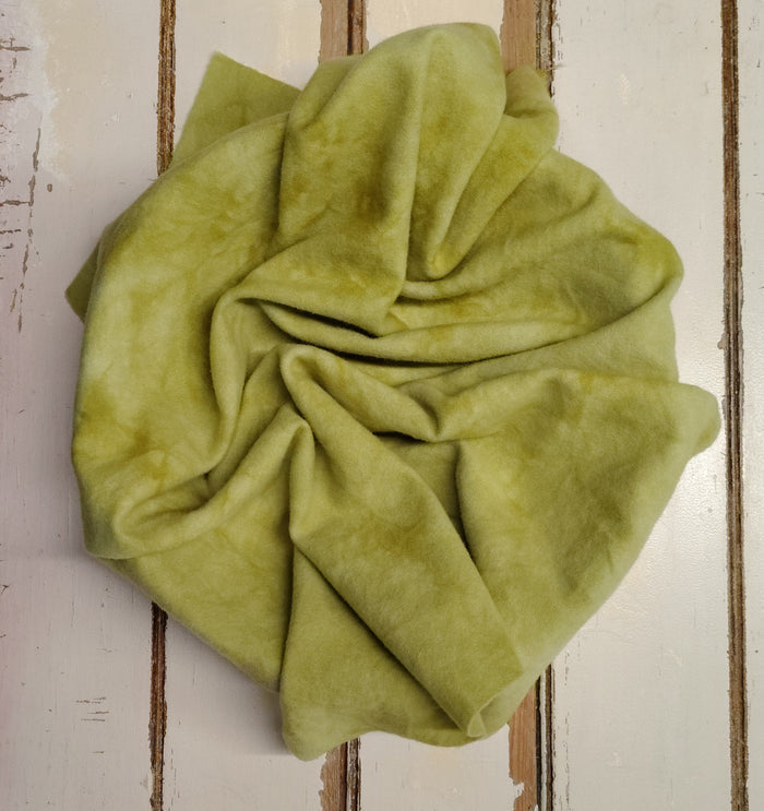GOLDEN PEAR 00 M Hand Dyed Wool