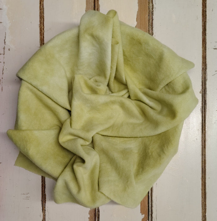 GOLDEN PEAR 01 M Hand Dyed Wool