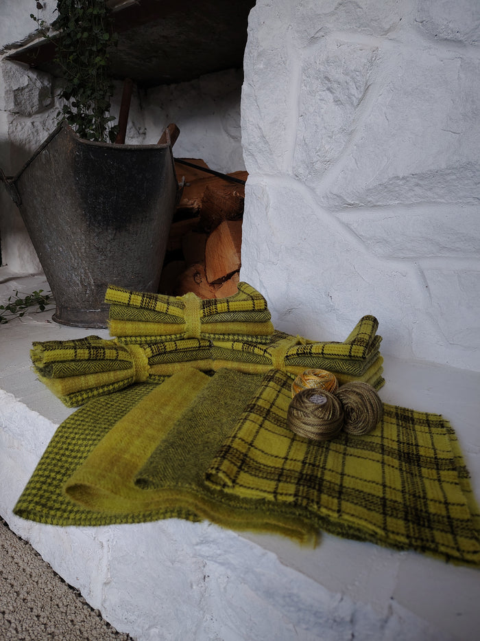 Grasshopper Hand Dyed Wool Fat Sixteenth Bundle
