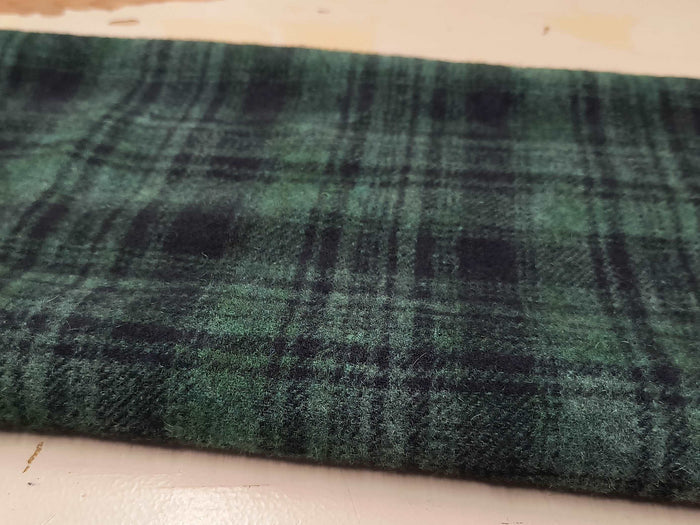 GREEN (Mottled) Hand Dyed Plaid Wool (Dark)