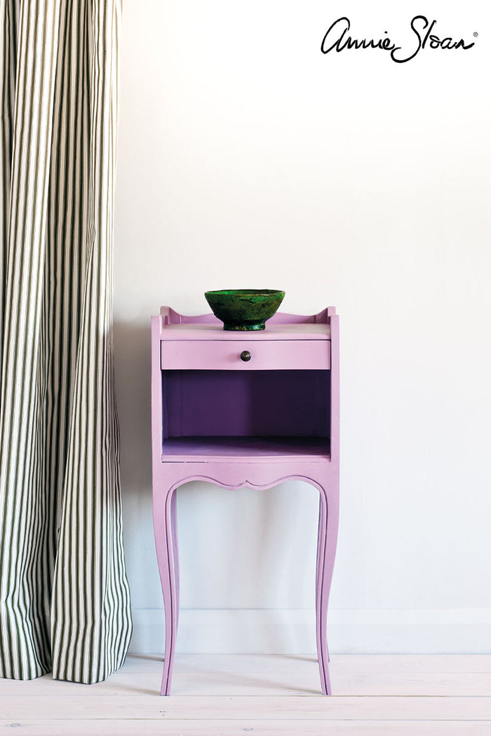 Henrietta - Chalk Paint® by Annie Sloan