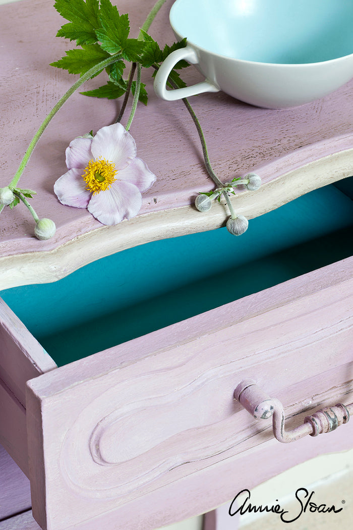 Henrietta - Chalk Paint® by Annie Sloan