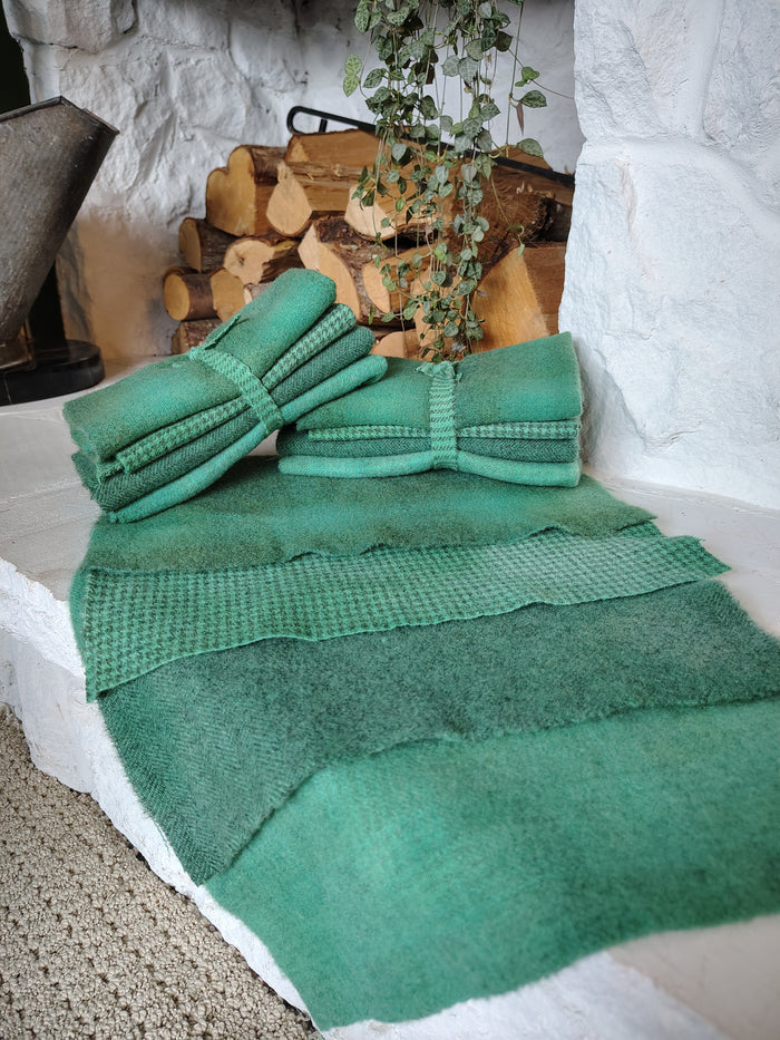 Leaf Hand Dyed Wool Fat Sixteenth Bundle