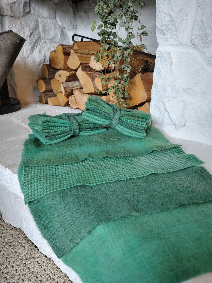 Leaf Hand Dyed Wool Fat Sixteenth Bundle