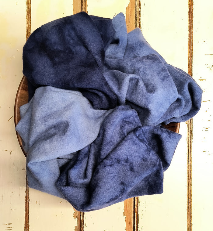 NAVY 00 M Hand Dyed Wool