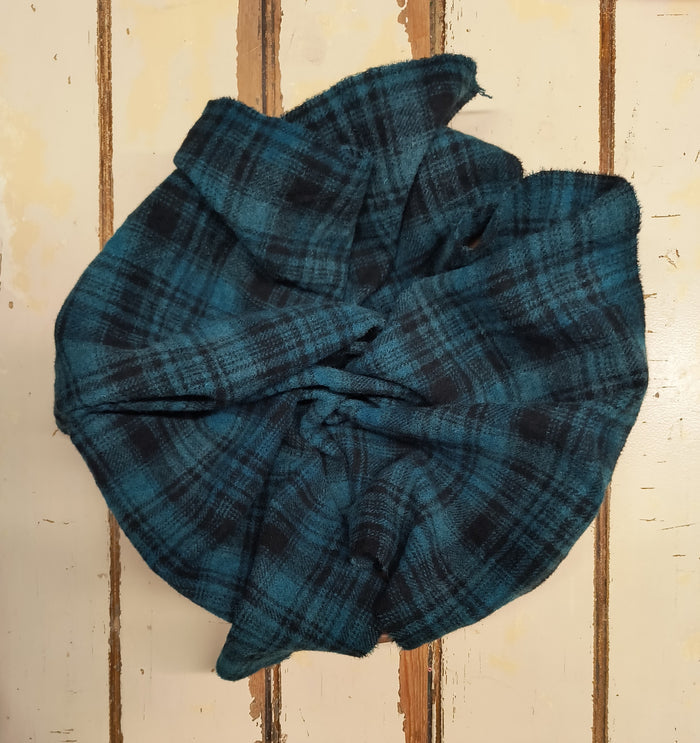 SEABREEZE Hand Dyed Plaid Wool (Dark)