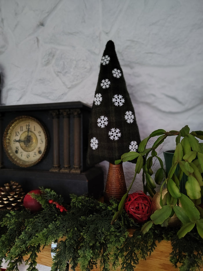 Snowflake Pine Paper Pattern