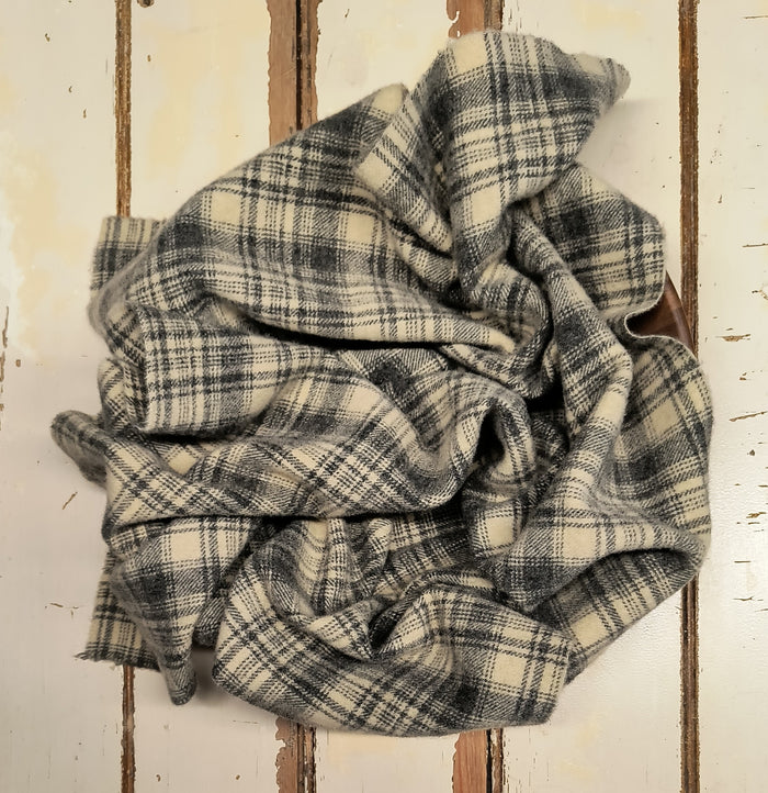 STRAW Hand Dyed Plaid Wool (Medium)