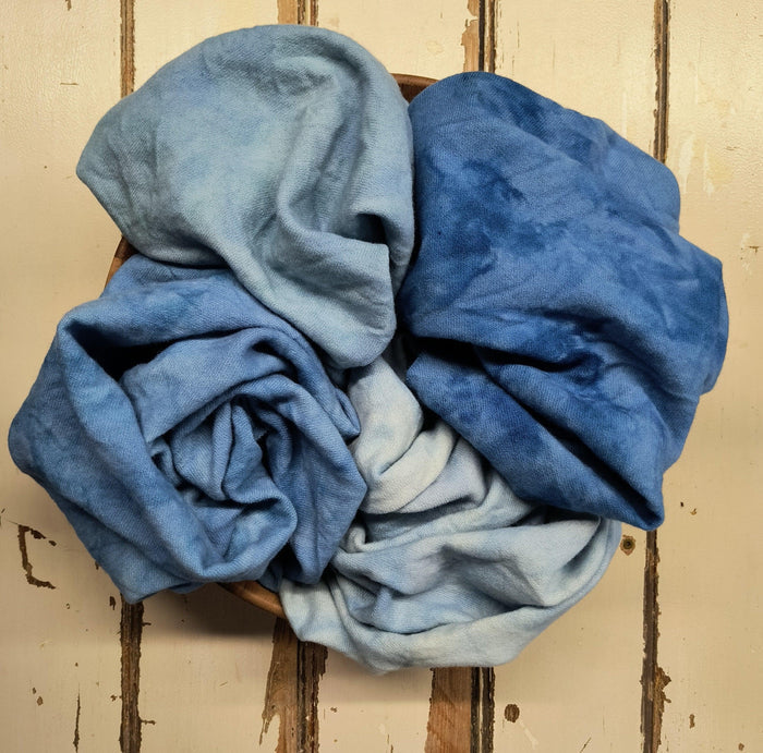 LAKE BLUE 01 Hand Dyed Wool - All About Ewe Wool Shop